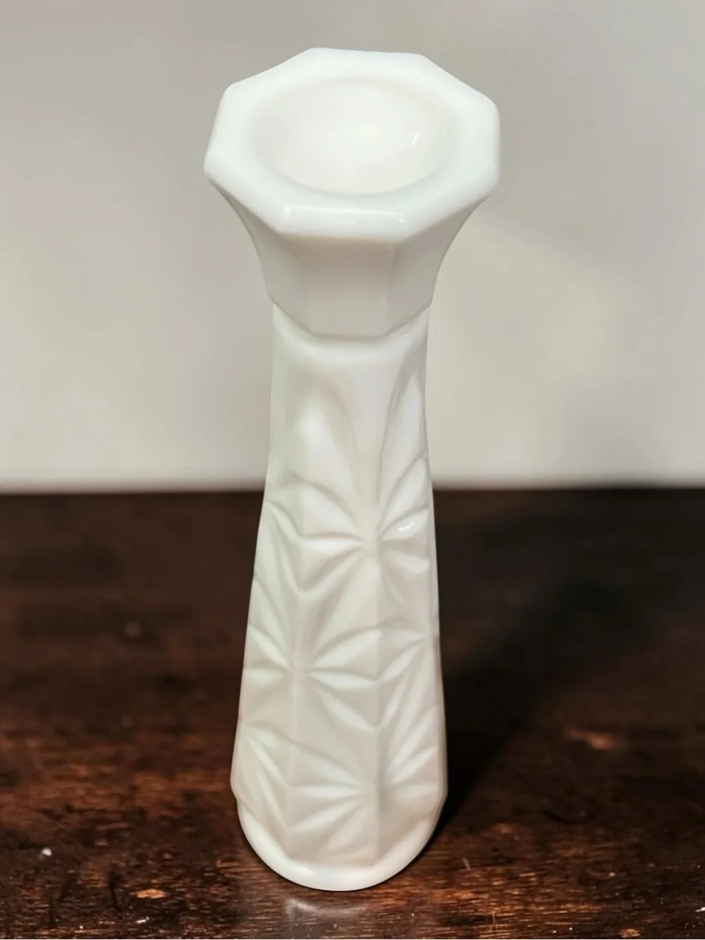 Vintage Hoosier Glass White Milk Glass 9 Inch Starburst Pattern MCM Bud Vase EUC
